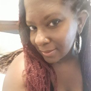 Meet your Posher, Monique